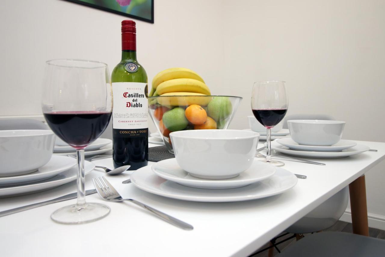 Delft - Spacious Home, High Speed Wi-Fi, Free Parking, Terrace Swindon Exteriér fotografie