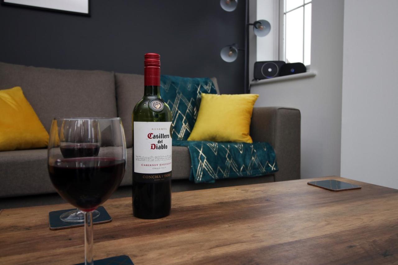 Delft - Spacious Home, High Speed Wi-Fi, Free Parking, Terrace Swindon Exteriér fotografie