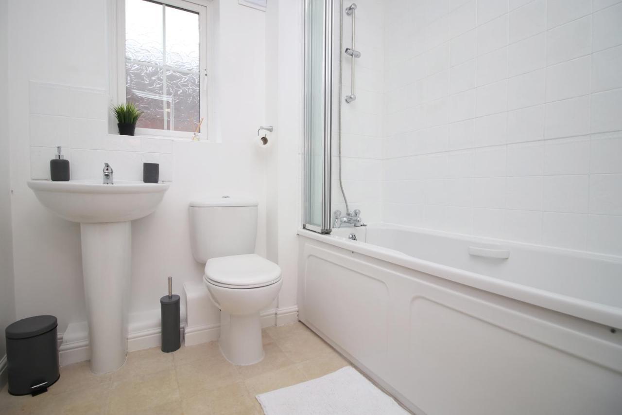 Delft - Spacious Home, High Speed Wi-Fi, Free Parking, Terrace Swindon Exteriér fotografie