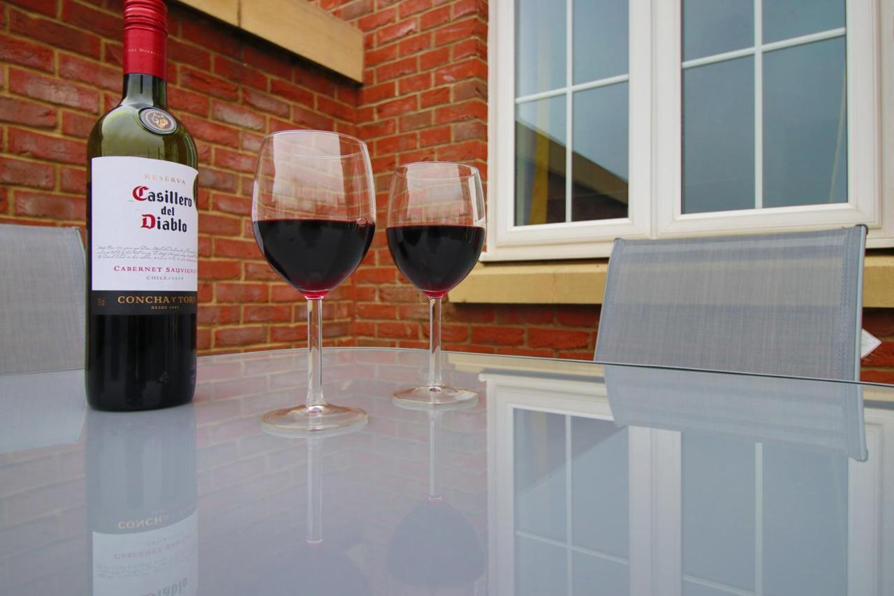 Delft - Spacious Home, High Speed Wi-Fi, Free Parking, Terrace Swindon Exteriér fotografie